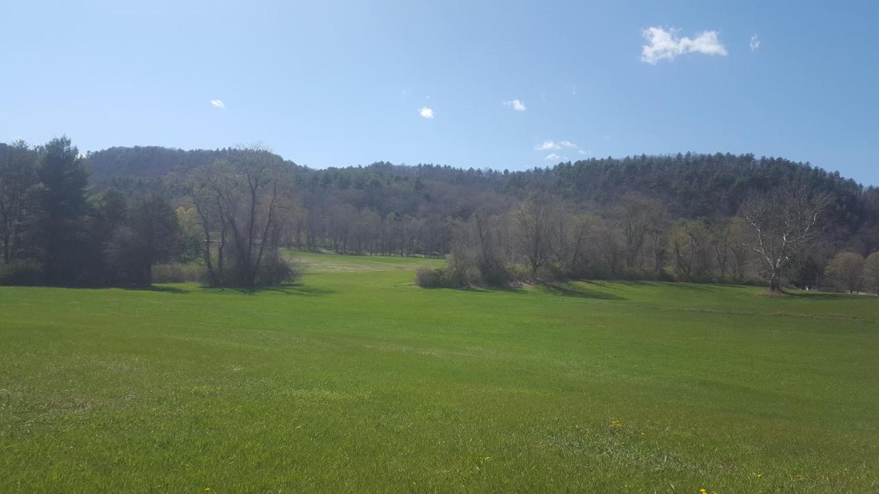 مبيت وإفطار Lakeville A Meadow House المظهر الخارجي الصورة